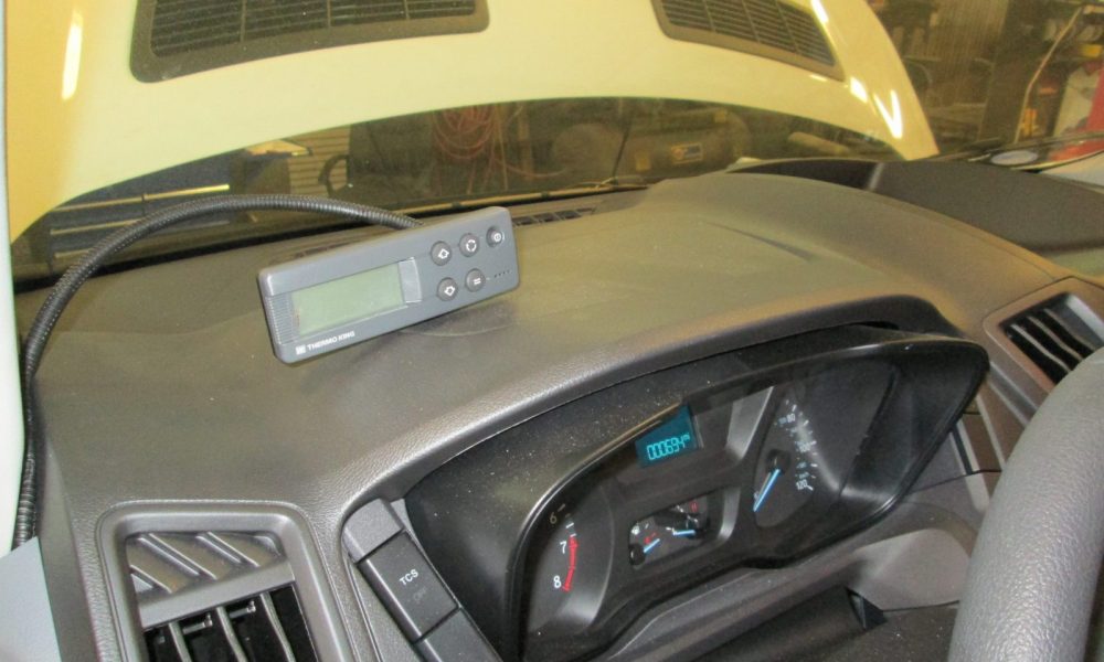 Dash-mounted control for Thermo King refrigeration unit.